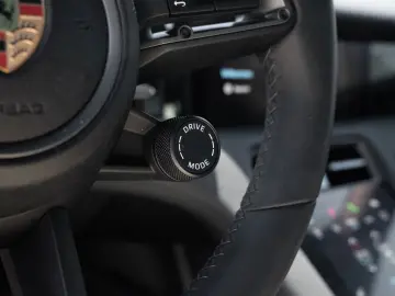 PORSCHE Taycan 4 Performancebatterie Plus Sport Chrono P
