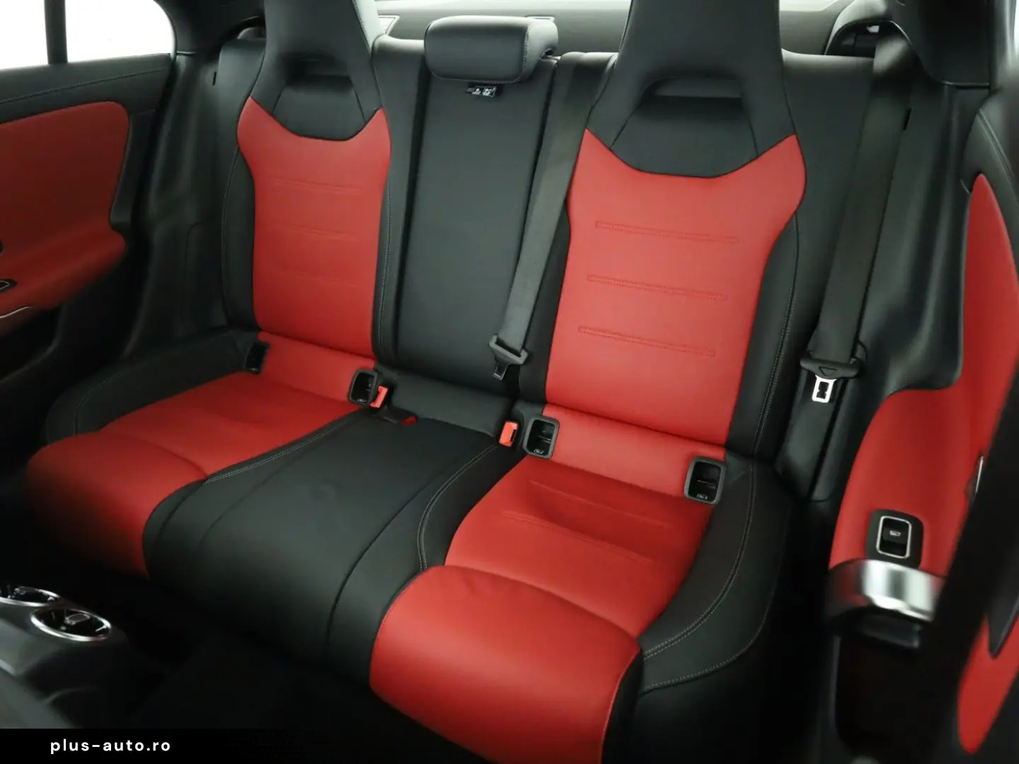 MERCEDES-BENZ CLA 45 AMG 4M   Panorama Memory Burmester MBUX