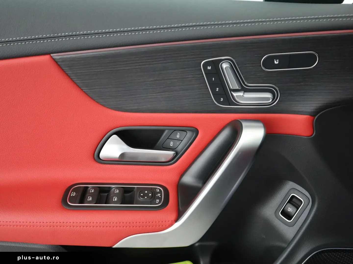MERCEDES-BENZ CLA 45 AMG 4M   Panorama Memory Burmester MBUX