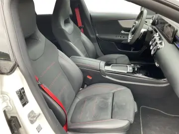 MERCEDES-BENZ AMG CLA 35 4MATIC Coupé PANO MULTI BUR…