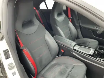 MERCEDES-BENZ AMG CLA 35 4MATIC Coupé PANO MULTI BUR…