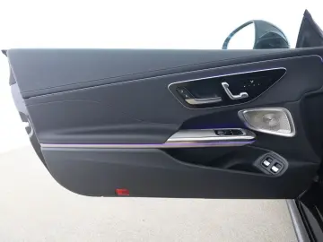 MERCEDES-BENZ CLE 300 e AMG Premium  HUD. Pano 360