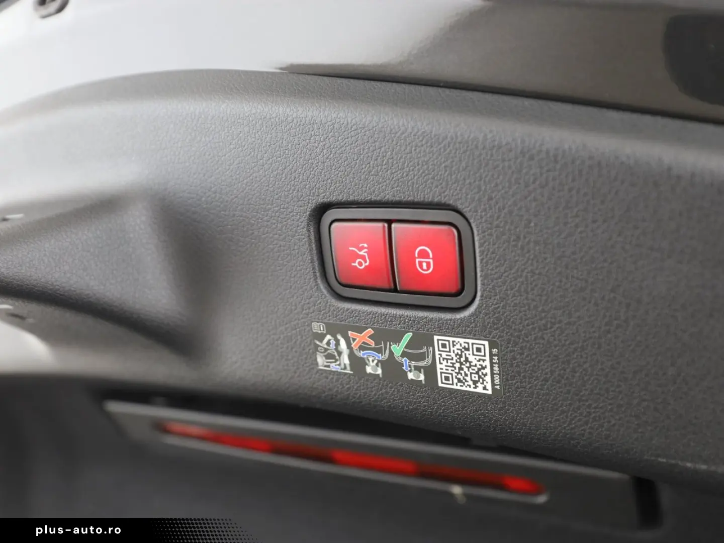 MERCEDES-BENZ CLE 300 e AMG Premium  HUD. Pano 360