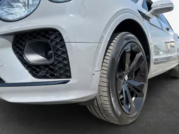 BENTLEY New Bentayga V8 Azure First Edition EWB