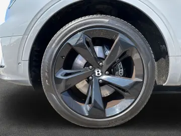 BENTLEY New Bentayga V8 Azure First Edition EWB