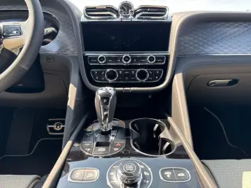 BENTLEY New Bentayga V8 Azure First Edition EWB