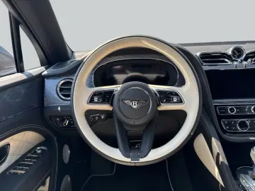 BENTLEY New Bentayga V8 Azure First Edition EWB