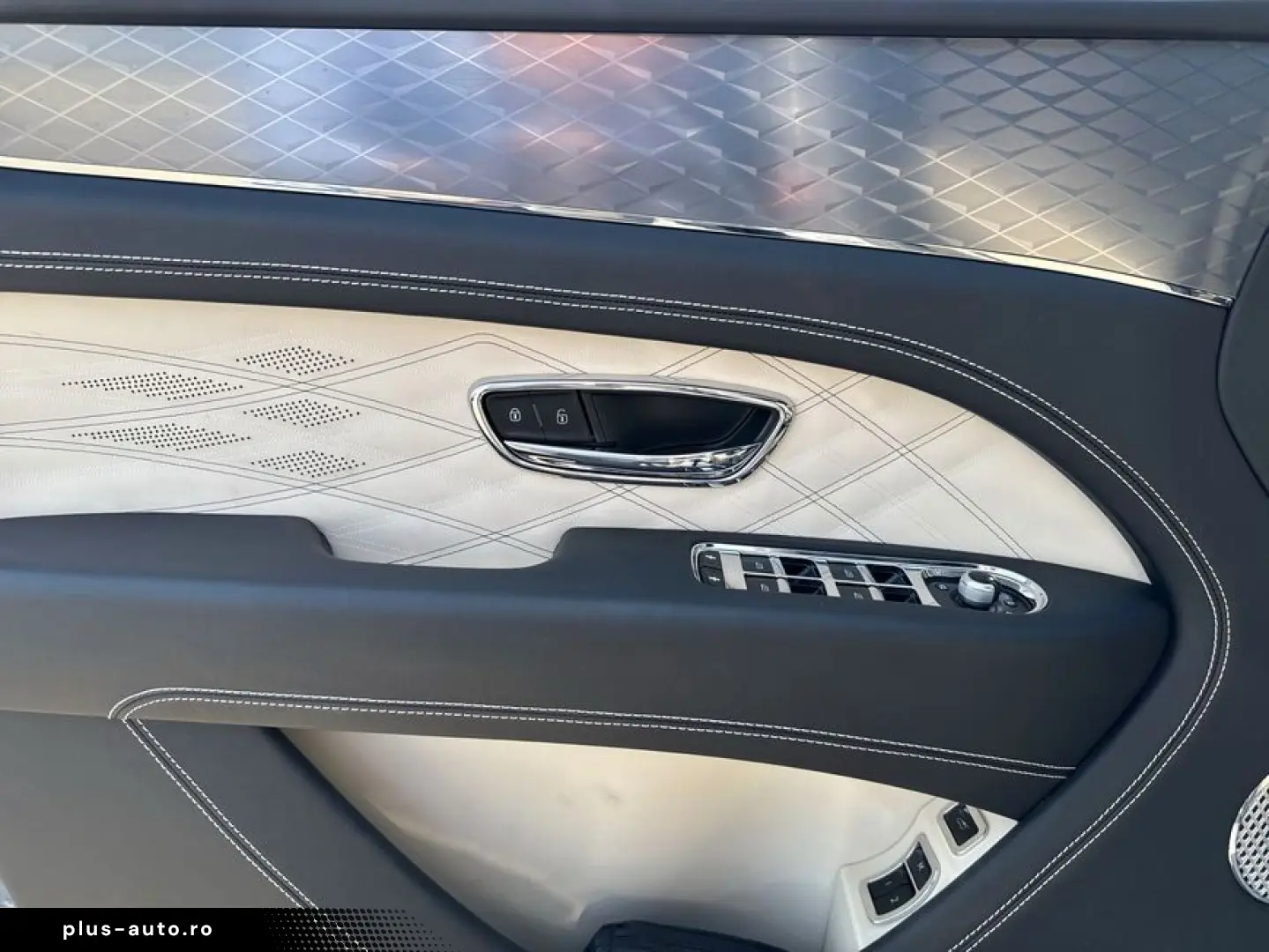 BENTLEY New Bentayga V8 Azure First Edition EWB