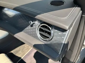 BENTLEY New Bentayga V8 Azure First Edition EWB