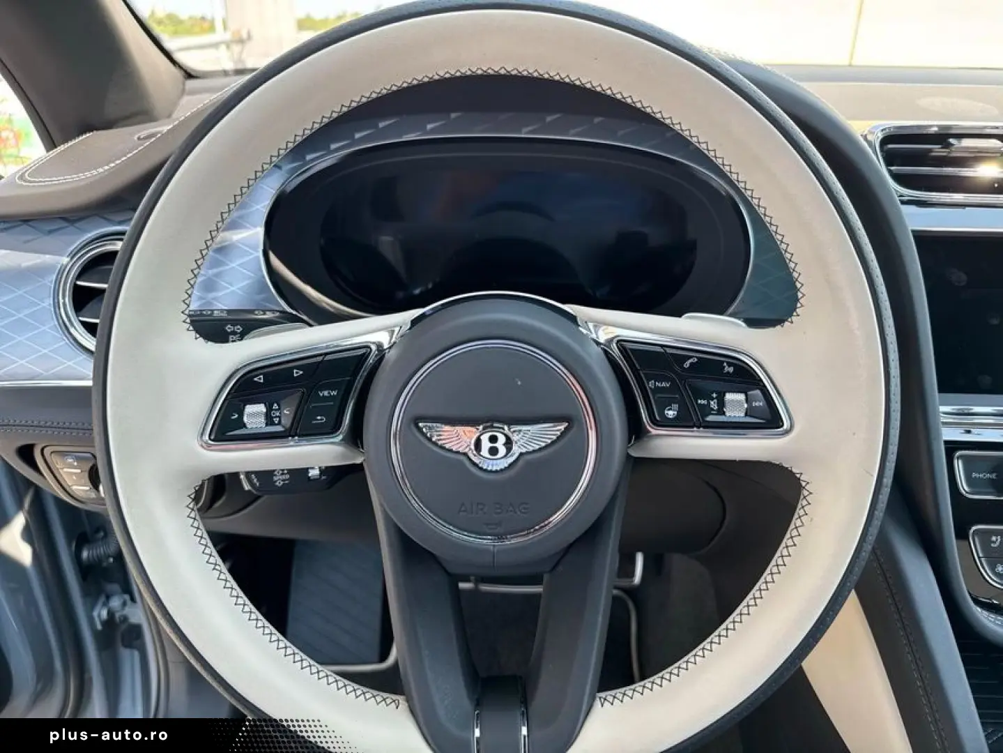 BENTLEY New Bentayga V8 Azure First Edition EWB
