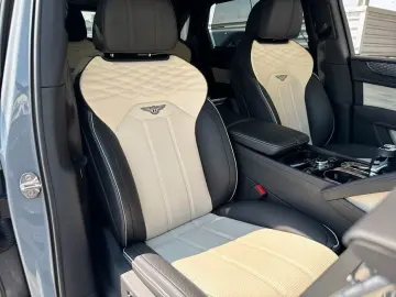 BENTLEY New Bentayga V8 Azure First Edition EWB