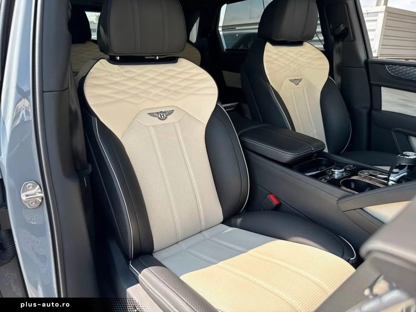 BENTLEY New Bentayga V8 Azure First Edition EWB