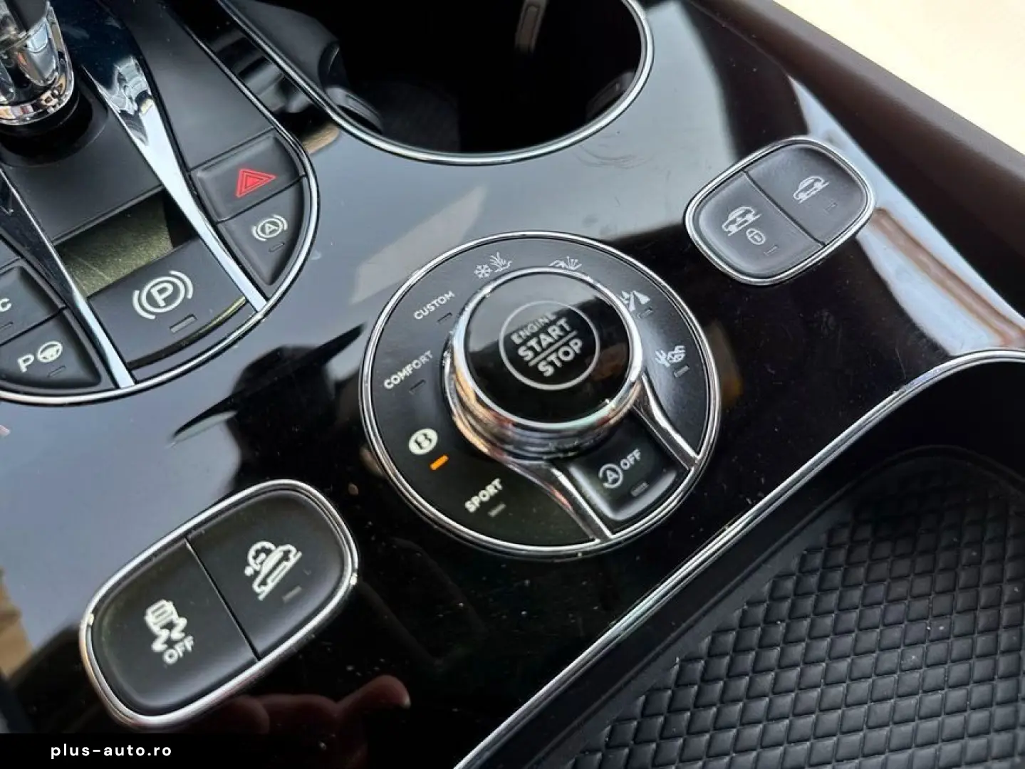 BENTLEY New Bentayga V8 Azure First Edition EWB