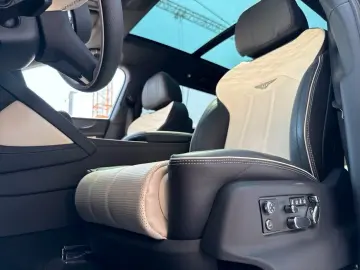 BENTLEY New Bentayga V8 Azure First Edition EWB