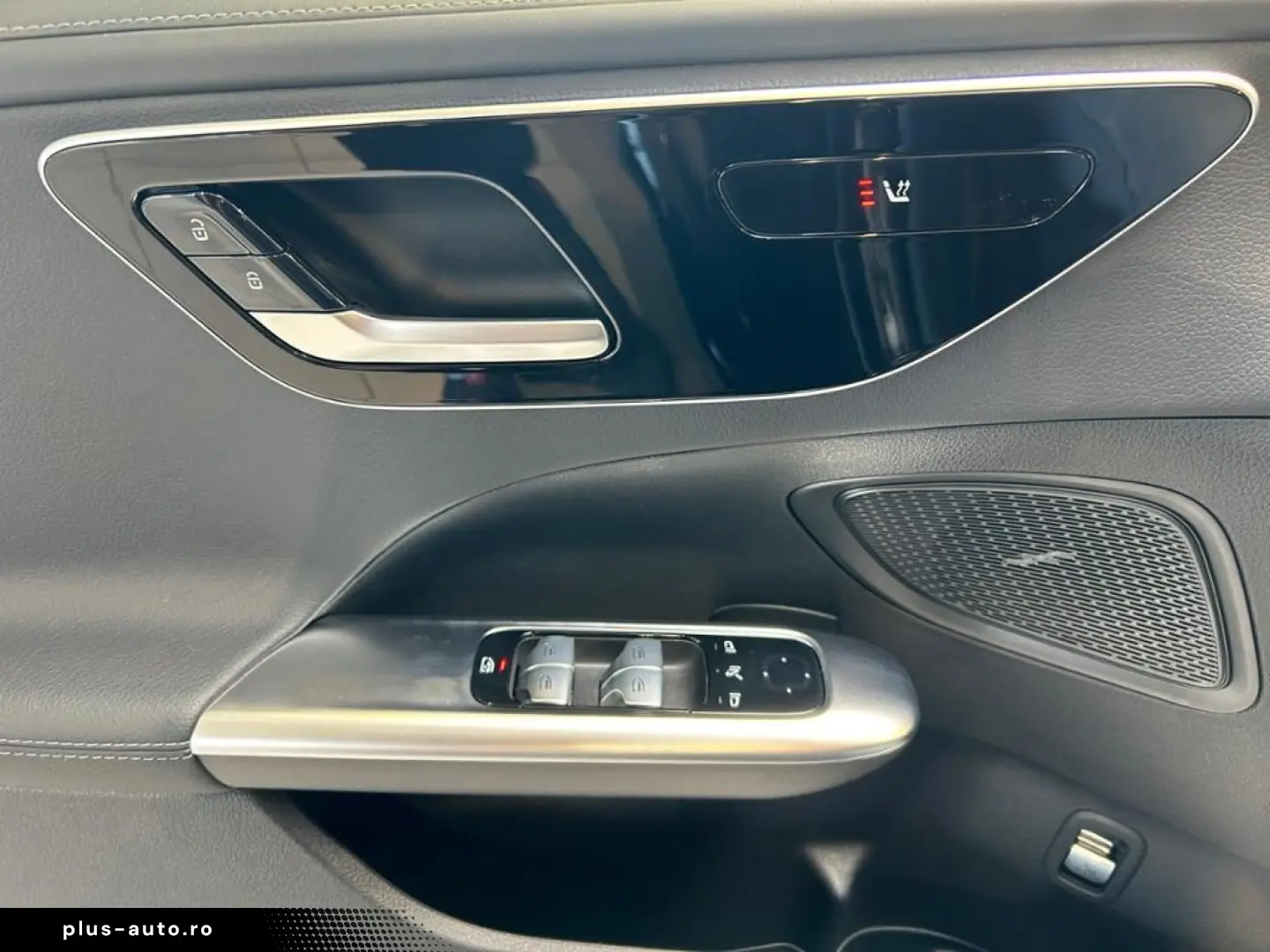 MERCEDES-BENZ C 300 4matic AMG Night Wide Cam LED AUT