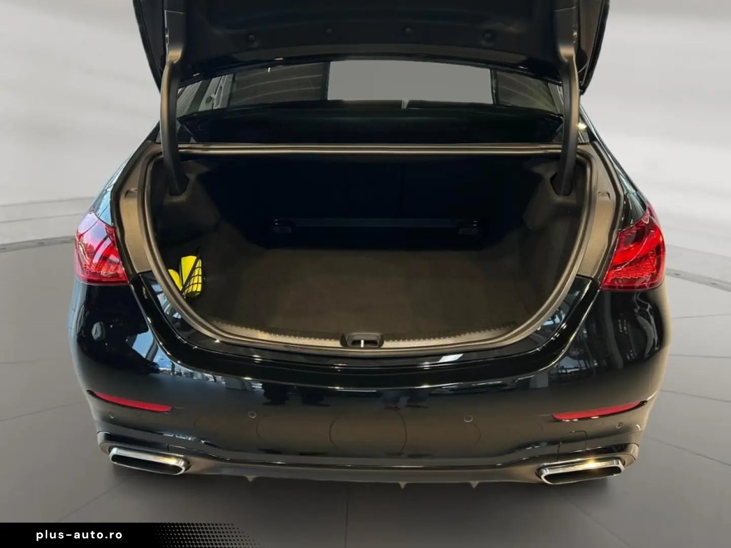 MERCEDES-BENZ C 300 4matic AMG Night Wide Cam LED AUT