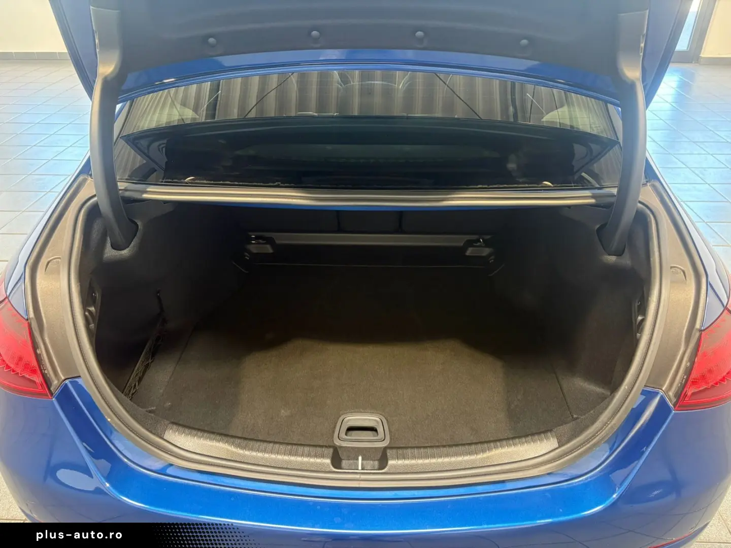 MERCEDES-BENZ C 300 d Avantgarde  4Matic ACC Pano LED