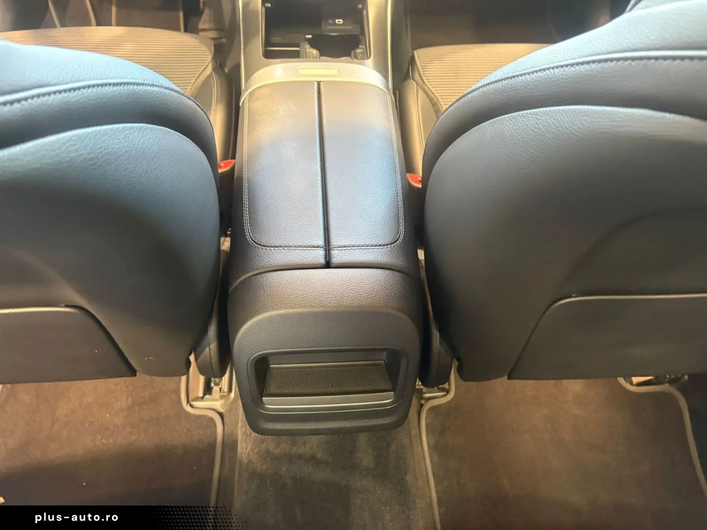 MERCEDES-BENZ C 300 d Avantgarde  4Matic ACC Pano LED