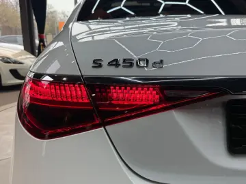MERCEDES-BENZ S 450 d 4M PREM CHAUFFEUR-PAKET TV HUP…
