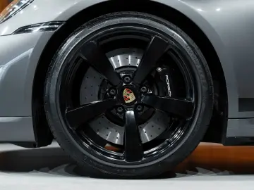 PORSCHE 911 Turbo