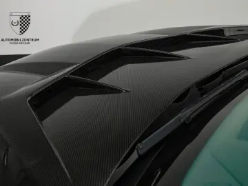 LAMBORGHINI Urus SE NOVITEC - LIVRARE RAPIDA!