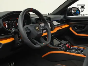 LAMBORGHINI Urus SE NOVITEC - LIVRARE RAPIDA!