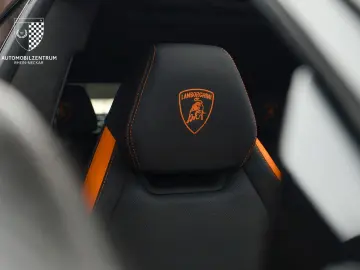 LAMBORGHINI Urus SE NOVITEC - LIVRARE RAPIDA!