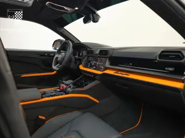 LAMBORGHINI Urus SE NOVITEC - LIVRARE RAPIDA!