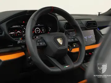 LAMBORGHINI Urus SE NOVITEC - LIVRARE RAPIDA!