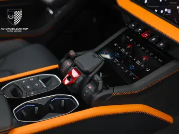 LAMBORGHINI Urus SE NOVITEC - LIVRARE RAPIDA!