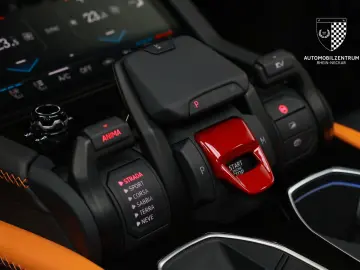 LAMBORGHINI Urus SE NOVITEC - LIVRARE RAPIDA!