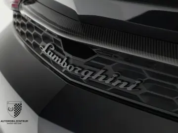 LAMBORGHINI Urus SE NOVITEC - LIVRARE RAPIDA!