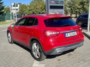 Mercedes-Benz GLA 220