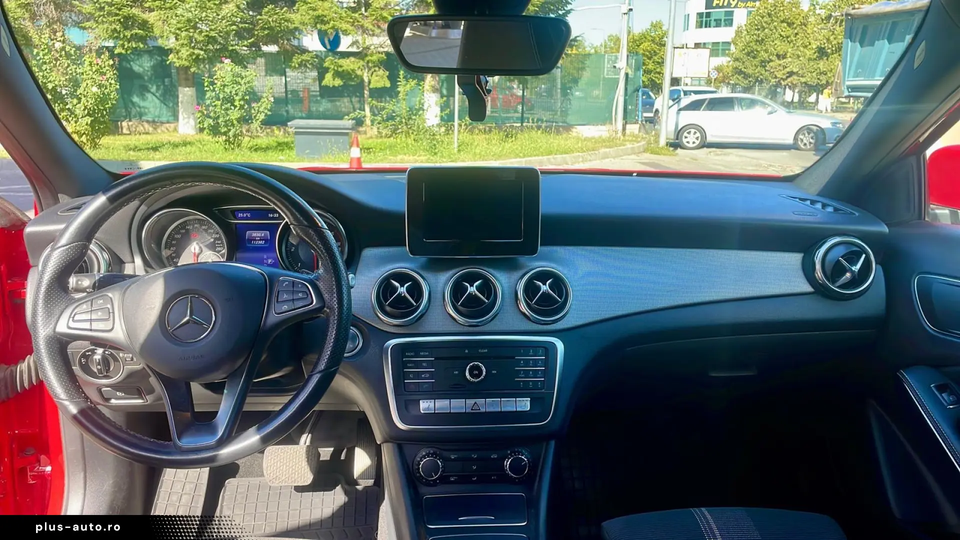 Mercedes-Benz GLA 220