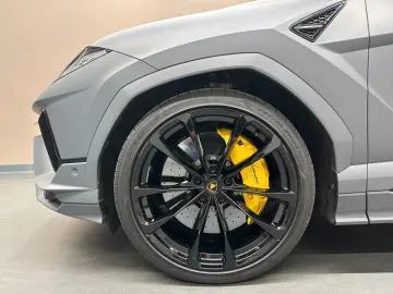 LAMBORGHINI Urus S - LIVRARE RAPIDA!