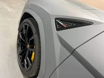 LAMBORGHINI Urus S - LIVRARE RAPIDA!