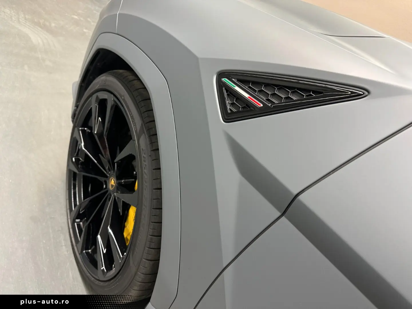 LAMBORGHINI Urus S - LIVRARE RAPIDA!