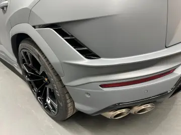 LAMBORGHINI Urus S - LIVRARE RAPIDA!