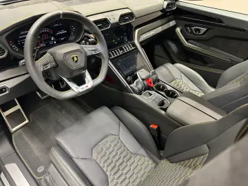LAMBORGHINI Urus S - LIVRARE RAPIDA!