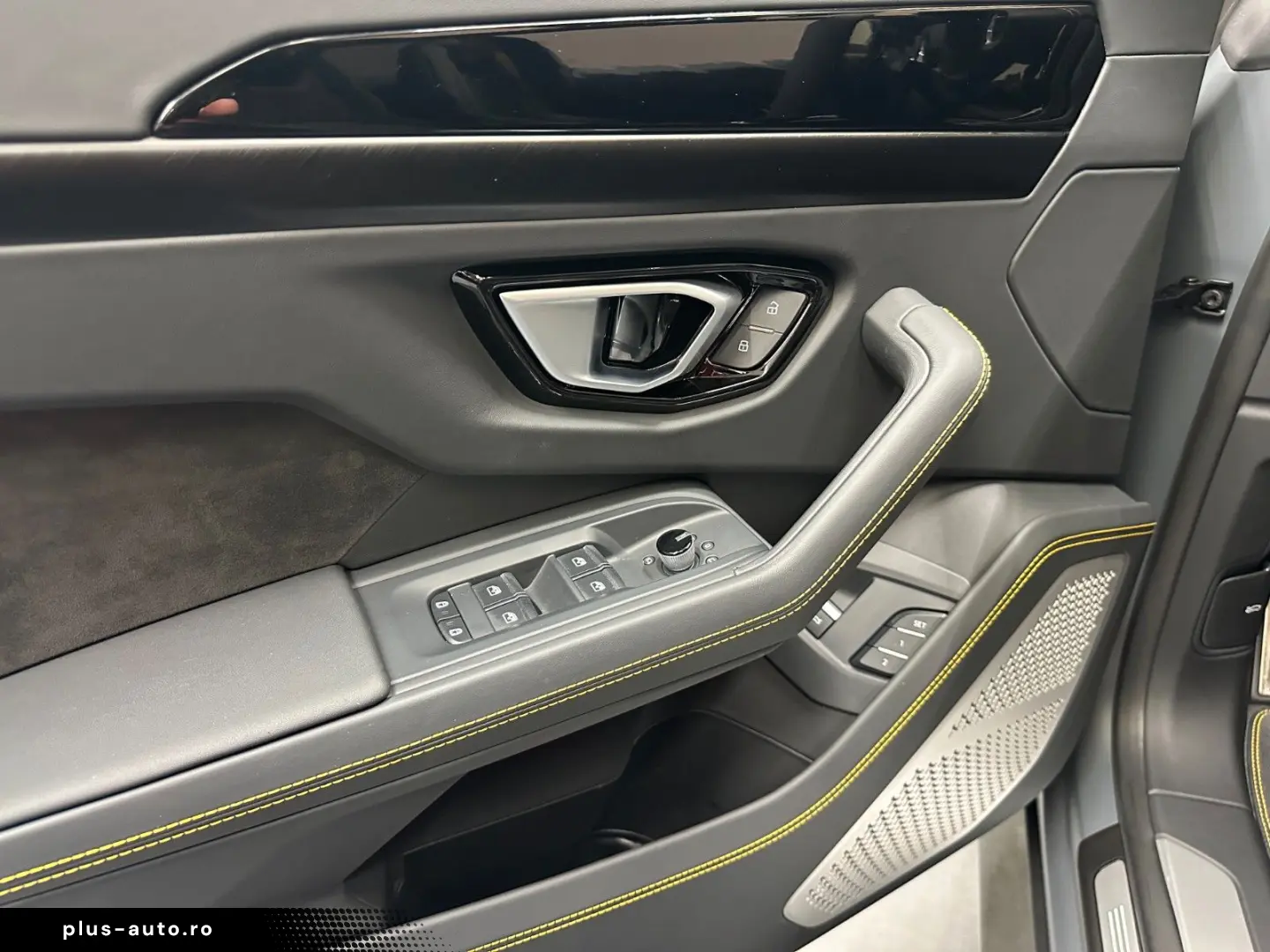 LAMBORGHINI Urus S - LIVRARE RAPIDA!