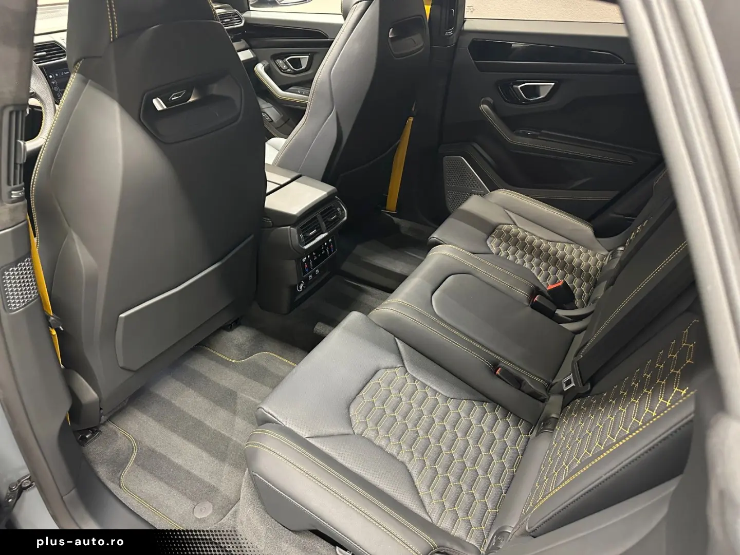 LAMBORGHINI Urus S - LIVRARE RAPIDA!