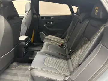 LAMBORGHINI Urus S - LIVRARE RAPIDA!