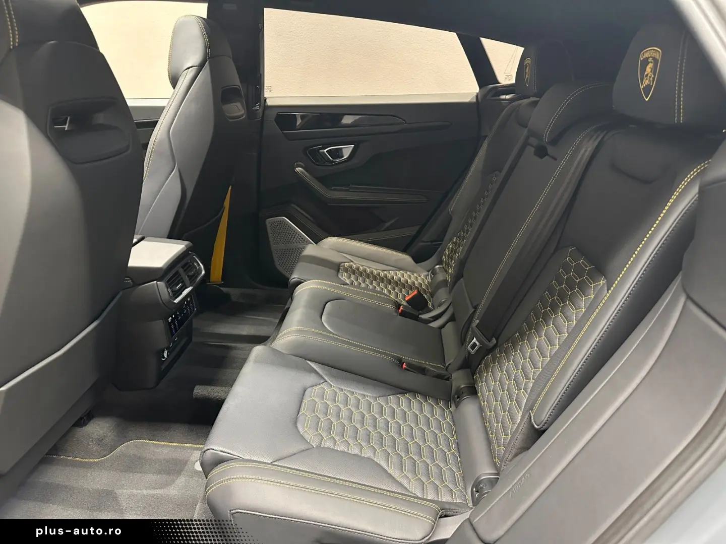 LAMBORGHINI Urus S - LIVRARE RAPIDA!