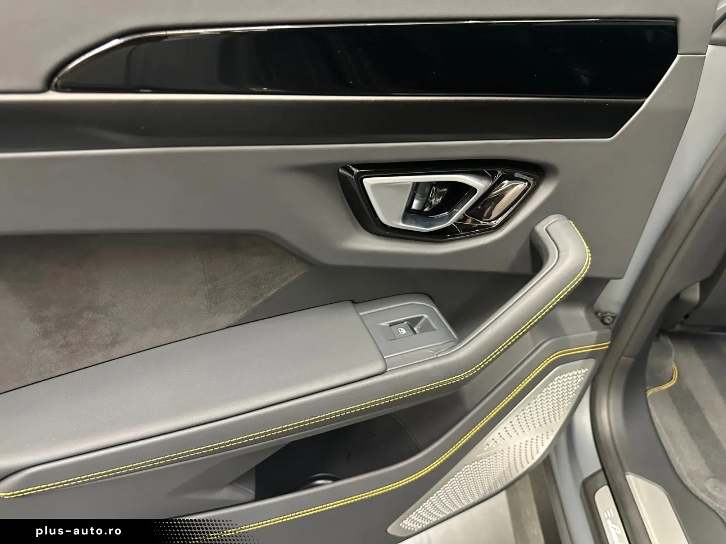 LAMBORGHINI Urus S - LIVRARE RAPIDA!