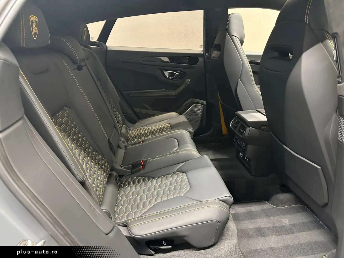 LAMBORGHINI Urus S - LIVRARE RAPIDA!
