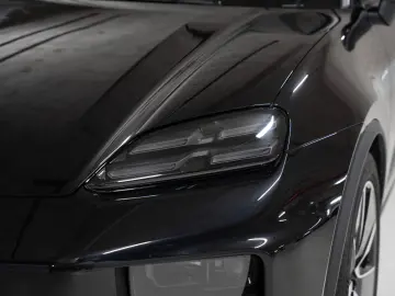 PORSCHE Macan 4 Electric PASM - LIVRARE RAPIDA!