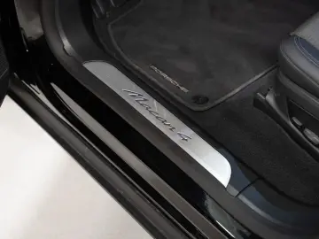 PORSCHE Macan 4 Electric PASM - LIVRARE RAPIDA!