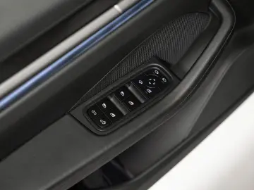 PORSCHE Macan 4 Electric PASM - LIVRARE RAPIDA!