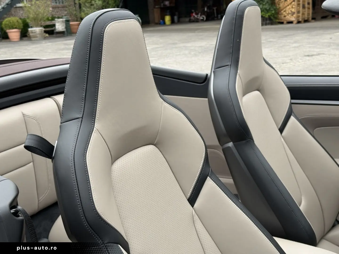 PORSCHE 992 911 Carrera Cabriolet - LIVRARE RAPIDA!