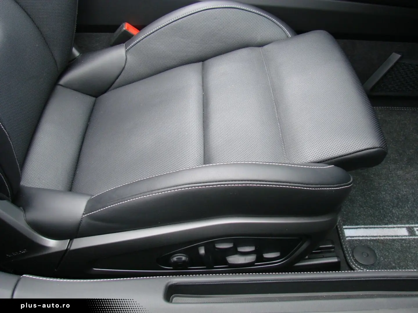 PORSCHE 992 Turbo S Matrix Lift - LIVRARE RAPIDA!
